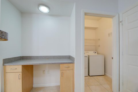 Купить кондоминиум в Форт-Лодердейл, Флорида 3 комнаты, 117.99м2, № 2146074 - фото 19