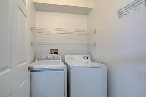 Купить кондоминиум в Форт-Лодердейл, Флорида 3 комнаты, 117.99м2, № 2146074 - фото 18