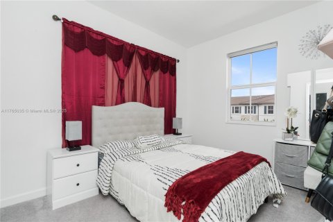 Townhouse in Miami, Florida 3 bedrooms, 137.77 sq.m. № 1695445 - photo 27
