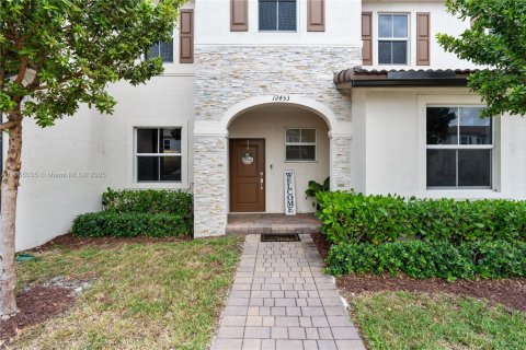 Townhouse in Miami, Florida 3 bedrooms, 137.77 sq.m. № 1695445 - photo 4