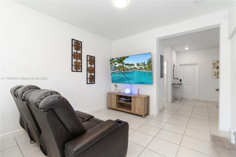 Townhouse in Miami, Florida 3 bedrooms, 137.77 sq.m. № 1695445 - photo 10