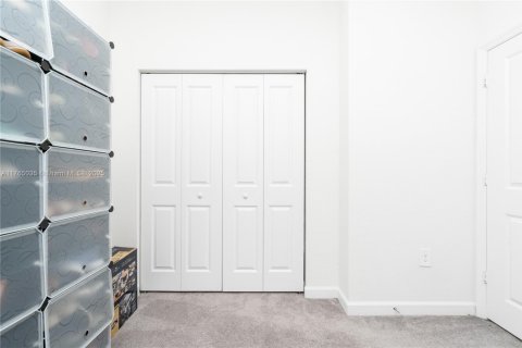 Townhouse in Miami, Florida 3 bedrooms, 137.77 sq.m. № 1695445 - photo 30
