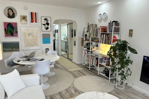 Condo in Miami Beach, Florida № 1991505 - photo 3