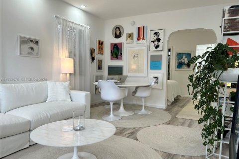 Condo in Miami Beach, Florida № 1991505 - photo 2