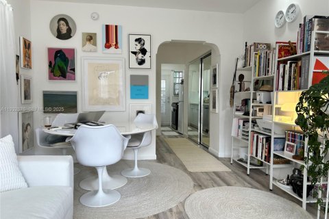 Condo in Miami Beach, Florida № 1991505 - photo 4