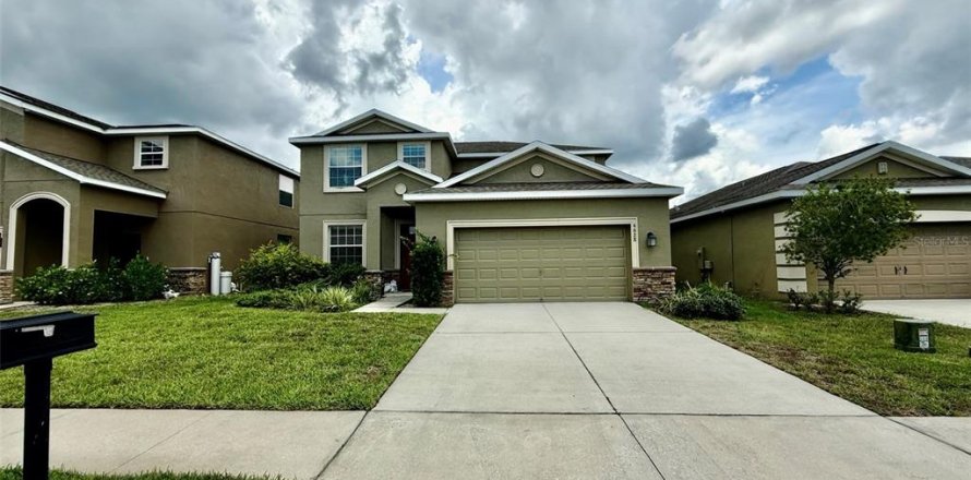 House in Davenport, Florida 4 bedrooms, 234.3 sq.m. № 1904394