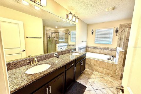 House in Davenport, Florida 4 bedrooms, 234.3 sq.m. № 1904394 - photo 23