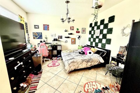 House in Davenport, Florida 4 bedrooms, 234.3 sq.m. № 1904394 - photo 3
