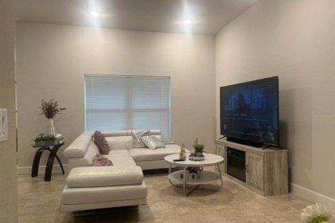 House in Haines City, Florida 3 bedrooms, 141.3 sq.m. № 1849547 - photo 4