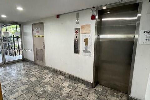 Copropriété à louer à North Miami, Floride: 1 chambre, 72 m2 № 2046305 - photo 27