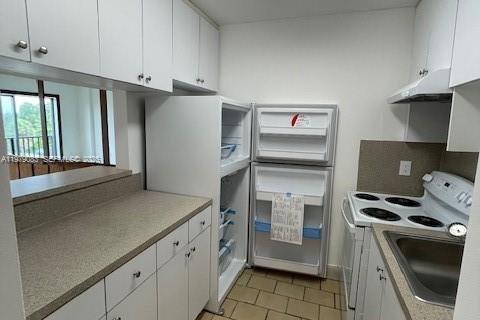 Copropriété à louer à North Miami, Floride: 1 chambre, 72 m2 № 2046305 - photo 2