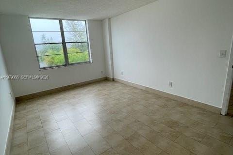 Copropriété à louer à North Miami, Floride: 1 chambre, 72 m2 № 2046305 - photo 9