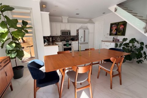 Снять в аренду таунхаус в Санрайз, Флорида 4 спальни, 176.05м2, № 2012081 - фото 21