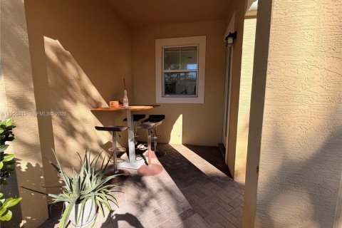 Снять в аренду таунхаус в Санрайз, Флорида 4 спальни, 176.05м2, № 2012081 - фото 25