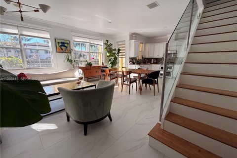 Снять в аренду таунхаус в Санрайз, Флорида 4 спальни, 176.05м2, № 2012081 - фото 4