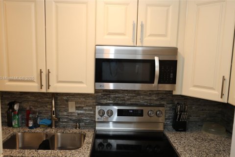 Copropriété à vendre à Sunrise, Floride: 3 chambres, 89.93 m2 № 2016375 - photo 8