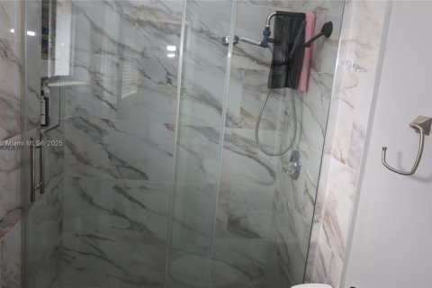 Copropriété à vendre à Sunrise, Floride: 3 chambres, 89.93 m2 № 2016375 - photo 13