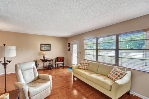Condo in Coconut Creek, Florida, 1 bedroom  № 1807720 - photo 8