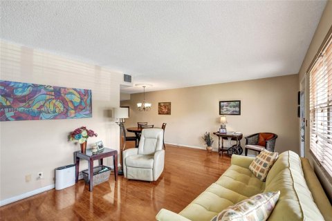 Condo in Coconut Creek, Florida, 1 bedroom  № 1807720 - photo 11