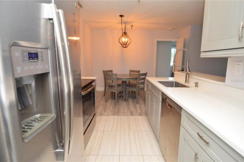 Copropriété à louer à Saint Petersburg, Floride: 2 chambres, 95.5 m2 № 1855657 - photo 9
