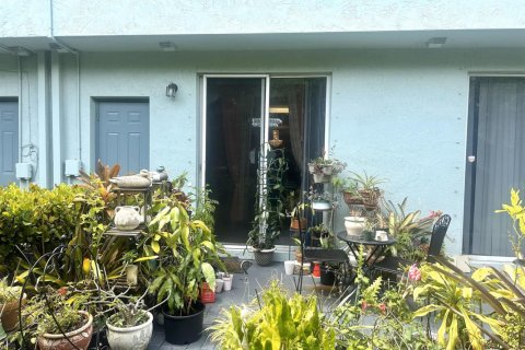 Adosado en venta en Riviera Beach, Florida, 3 dormitorios, 122.45 m2 № 1217160 - foto 1