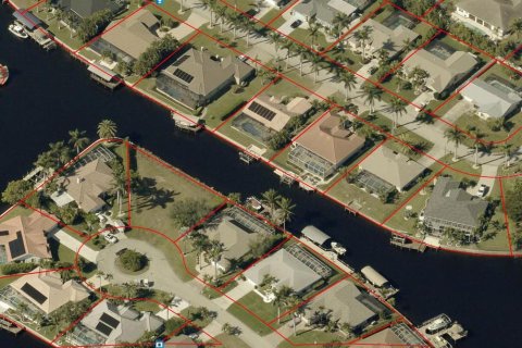 Terrain à Cape Coral, Floride № 2201191