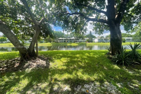 Condo in Deerfield Beach, Florida, 2 bedrooms  № 1924841 - photo 6