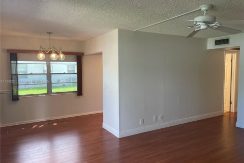 Condo in Deerfield Beach, Florida, 2 bedrooms  № 1924841 - photo 2