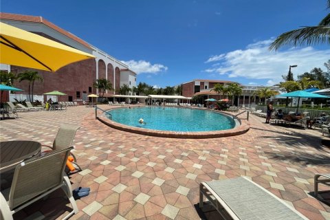 Condo in Deerfield Beach, Florida, 2 bedrooms  № 1924841 - photo 25