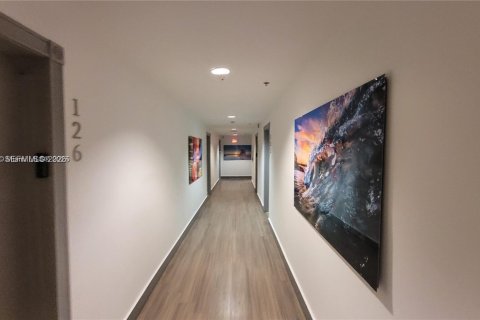 Condo in Miami Beach, Florida № 2010387 - photo 5