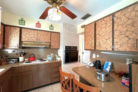 Villa ou maison à vendre à Miramar, Floride: 3 chambres, 112.78 m2 № 1954783 - photo 3