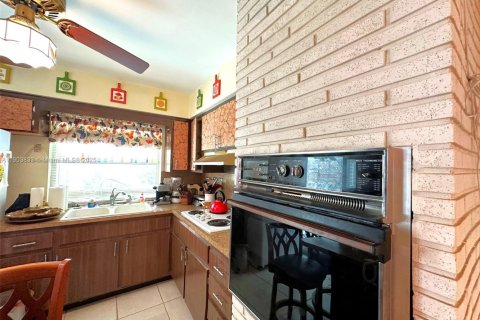 Villa ou maison à vendre à Miramar, Floride: 3 chambres, 112.78 m2 № 1954783 - photo 5