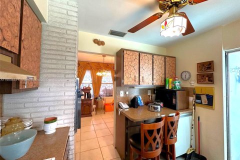 Villa ou maison à vendre à Miramar, Floride: 3 chambres, 112.78 m2 № 1954783 - photo 4