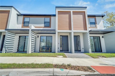 Снять в аренду таунхаус в Киссимми, Флорида 1 комната, 126.35м2, № 2220579 - фото 2