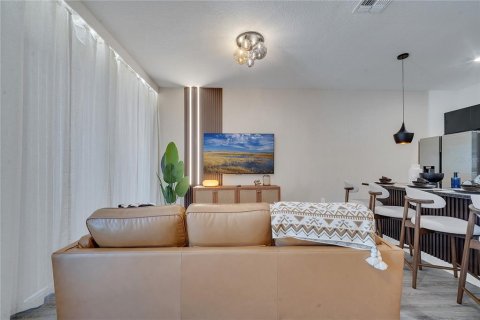 Снять в аренду таунхаус в Киссимми, Флорида 1 комната, 126.35м2, № 2220579 - фото 7