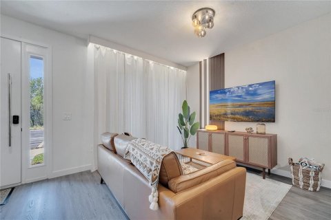 Снять в аренду таунхаус в Киссимми, Флорида 1 комната, 126.35м2, № 2220579 - фото 8