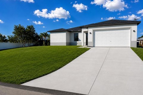 Casa en venta en Lehigh Acres, Florida, 3 dormitorios, 195.19 m2 № 2354406 - foto 2