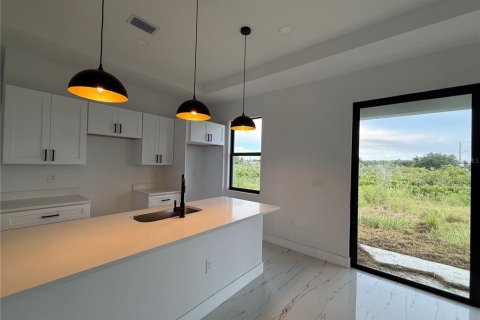 Casa en venta en Lehigh Acres, Florida, 3 dormitorios, 195.19 m2 № 2354406 - foto 4