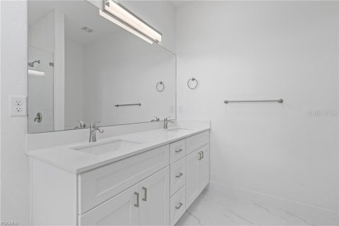 Casa en venta en Lehigh Acres, Florida, 3 dormitorios, 195.19 m2 № 2354406 - foto 12