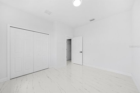 Casa en venta en Lehigh Acres, Florida, 3 dormitorios, 195.19 m2 № 2354406 - foto 14
