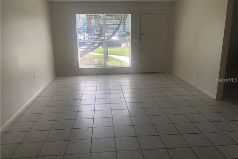Condo in Orlando, Florida, 2 bedrooms № 2207784 - photo 2