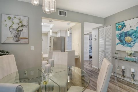 Condo in Longboat Key, Florida, 2 bedrooms  № 1787442 - photo 7