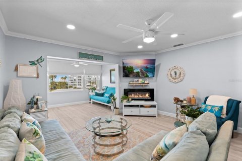Condo in South Pasadena, Florida, 1 bedroom № 2099627 - photo 8