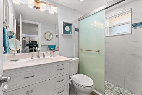 Condo in South Pasadena, Florida, 1 bedroom № 2099627 - photo 22