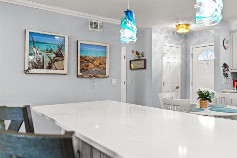 Condo in South Pasadena, Florida, 1 bedroom № 2099627 - photo 13