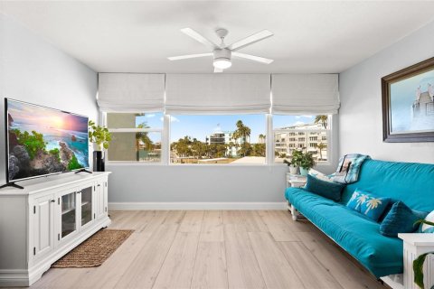 Condo in South Pasadena, Florida, 1 bedroom № 2099627 - photo 5