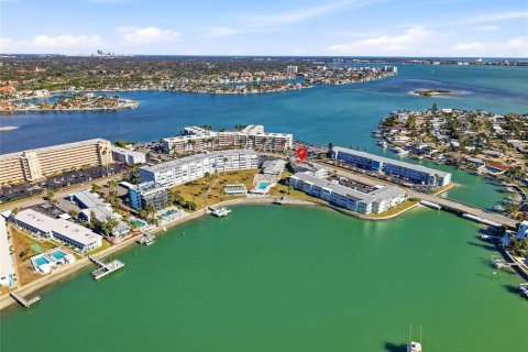 Condo in South Pasadena, Florida, 1 bedroom № 2099627 - photo 2