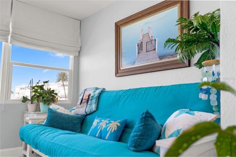 Condo in South Pasadena, Florida, 1 bedroom № 2099627 - photo 11
