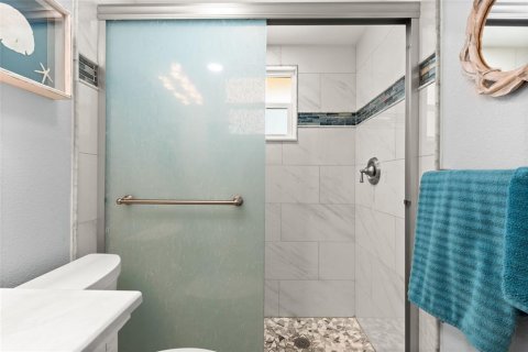 Condo in South Pasadena, Florida, 1 bedroom № 2099627 - photo 23