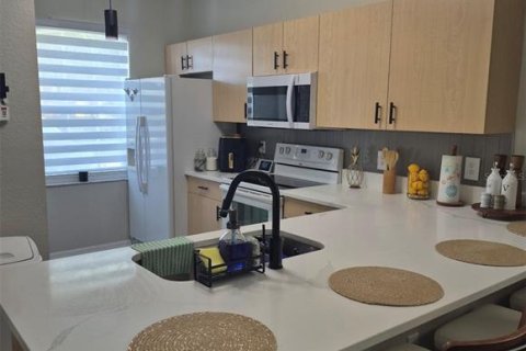 House in Kissimmee, Florida 2 bedrooms, 91.14 sq.m. № 2167150 - photo 3
